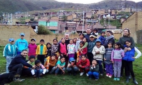 Teaching English to Native Children of the Peruvian Andes Teaching English to Native Children of the Peruvian Andes